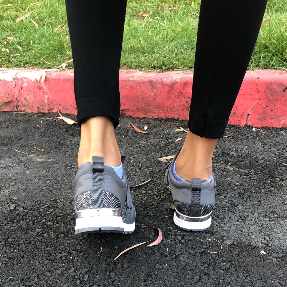 LAST ONE ♥️ GRAY METALLIC LACE SNEAKERS - Picture 5 of 7
